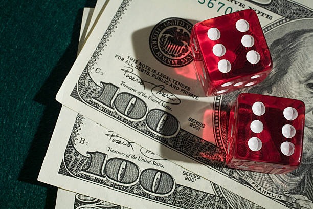Hood vs Wolf live-dealer game interface on megabet303 platform